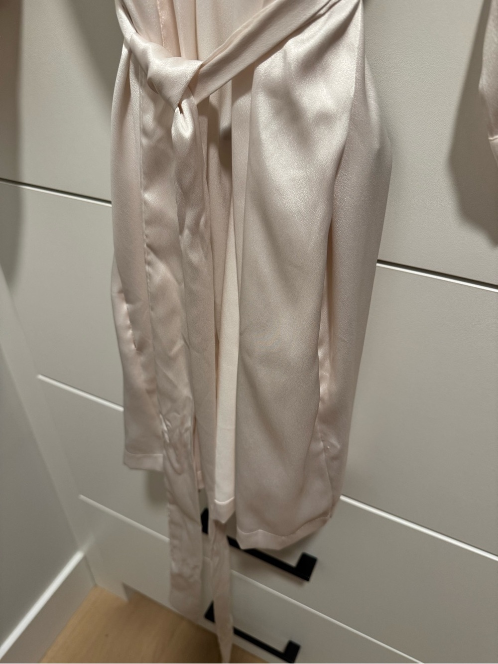 Victoria’s Secret Satin Robe Light Pink XS/S NWT Luxury Sleepwear - Picture 3 of 5